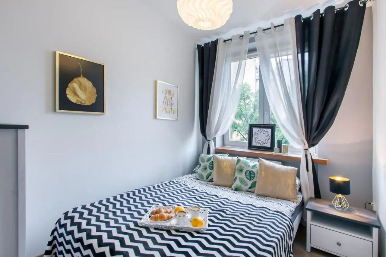 Clicktheflat Avenue Place Apart Rooms Poland